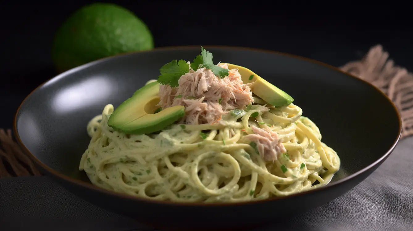 Cremige Konjak Thunfisch Spaghetti mit Avocado